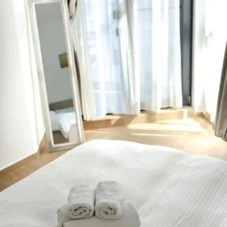 Nikos Infinity Apartment